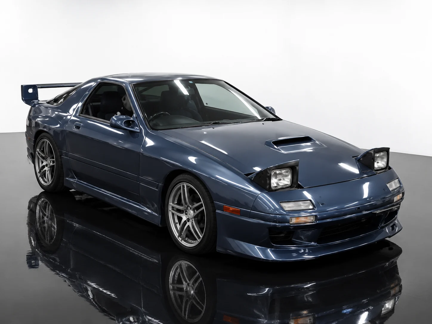 Mazda Savanna RX-7 GT-R 1989, auction grade 4