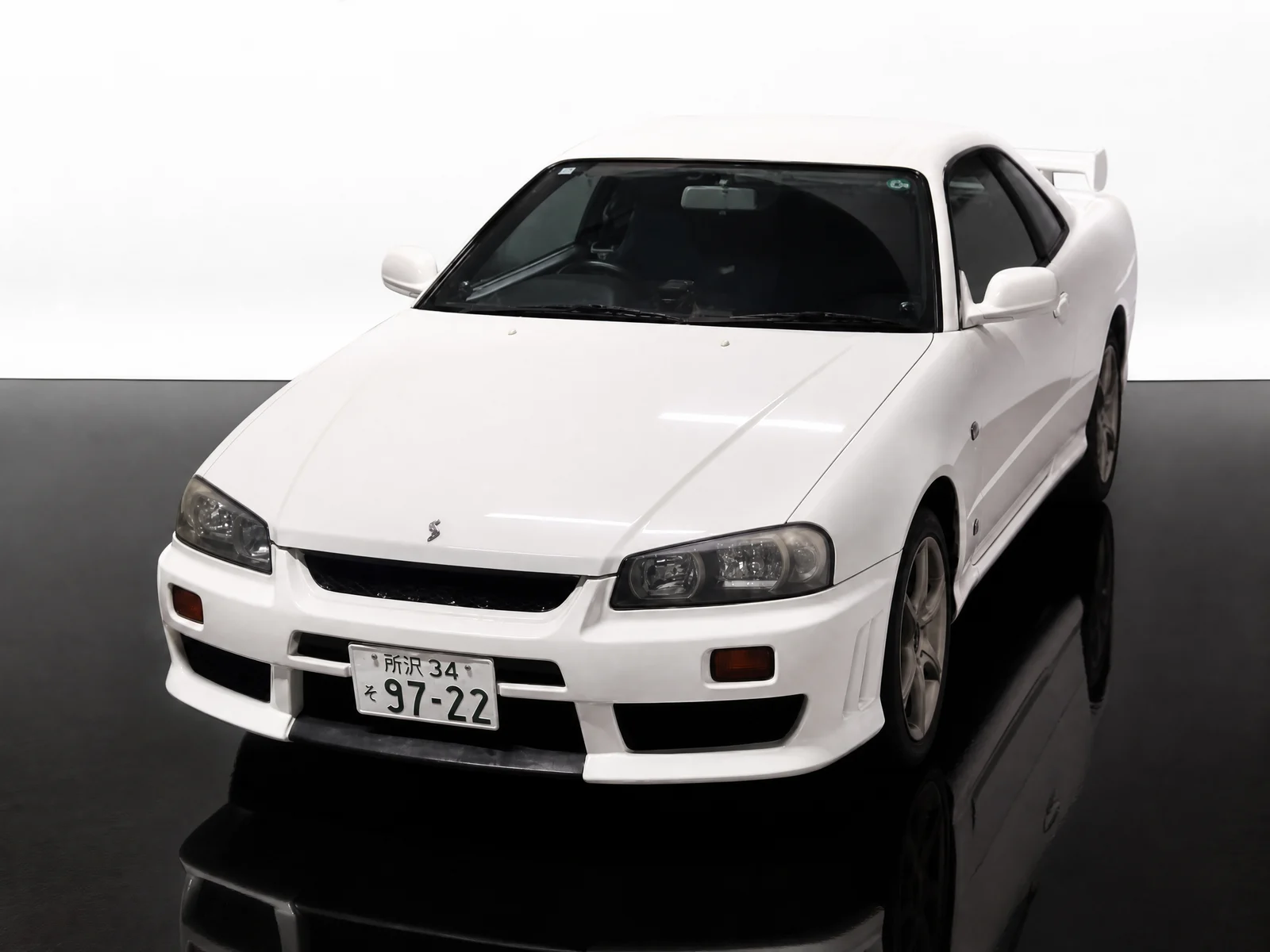 Nissan Skyline 1999, auction grade 4