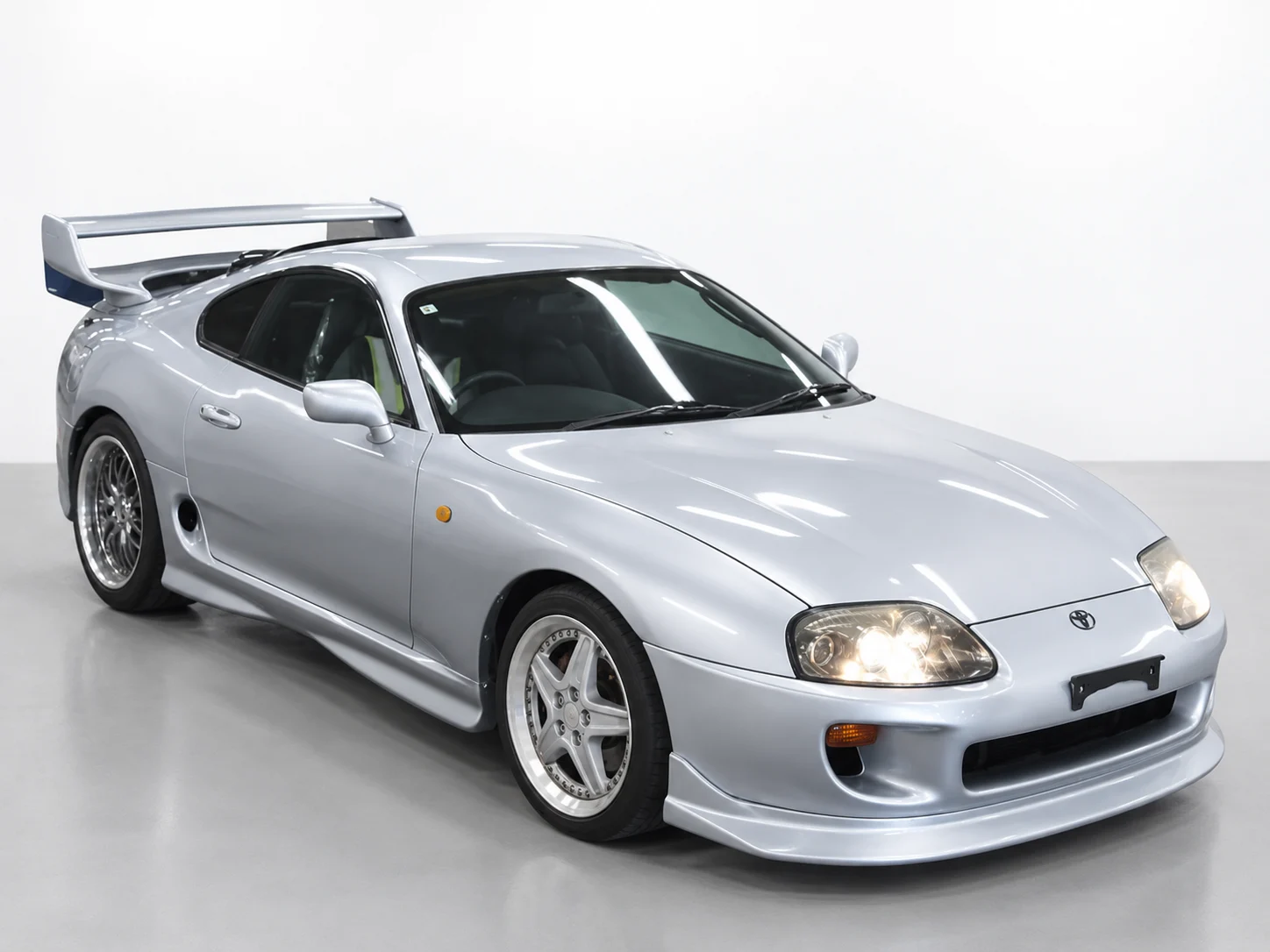 Toyota Supra 1993, auction grade 4