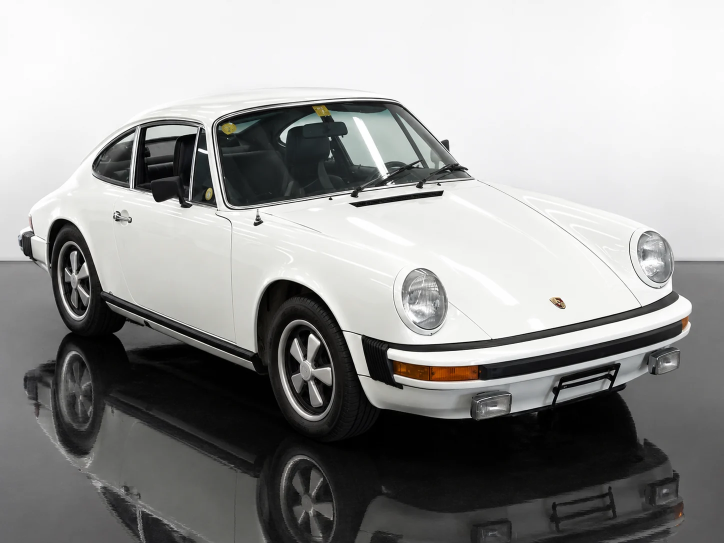 Porsche 911 1974, auction grade 4