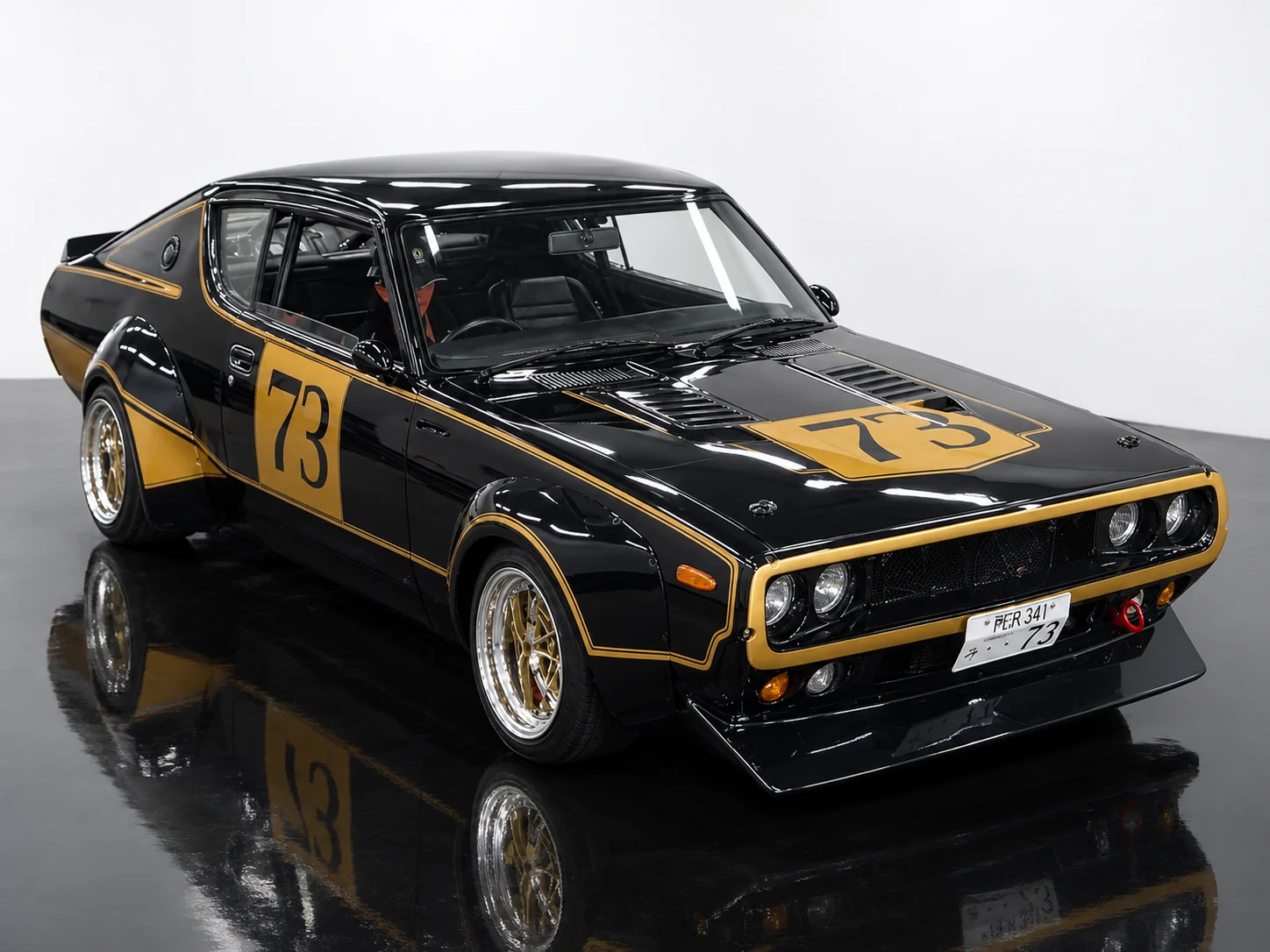 Nissan Skyline 1977, auction grade 3.5
