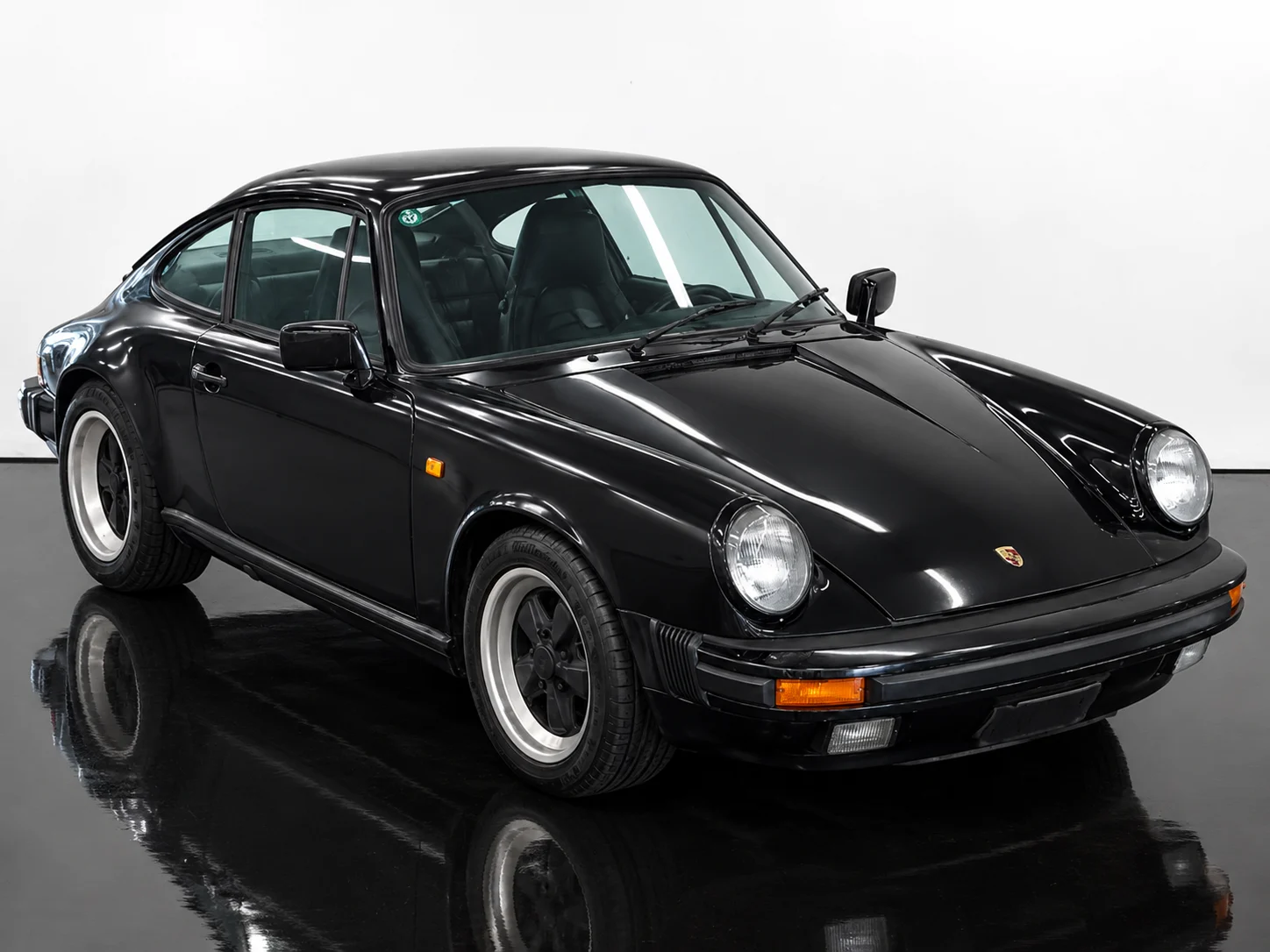 Porsche 911 1989, auction grade 4