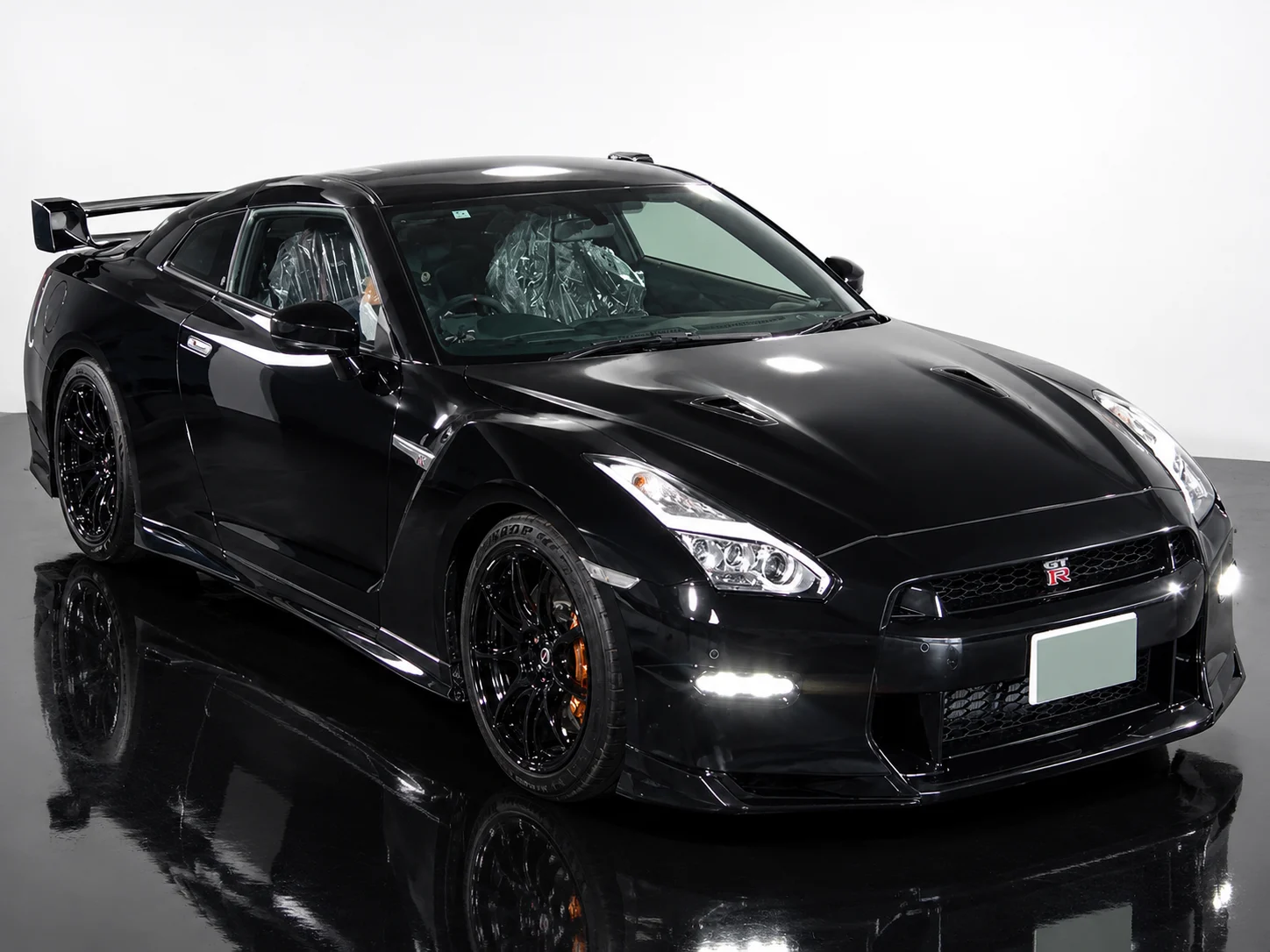 Nissan GT-R Nismo 2024, auction grade 5