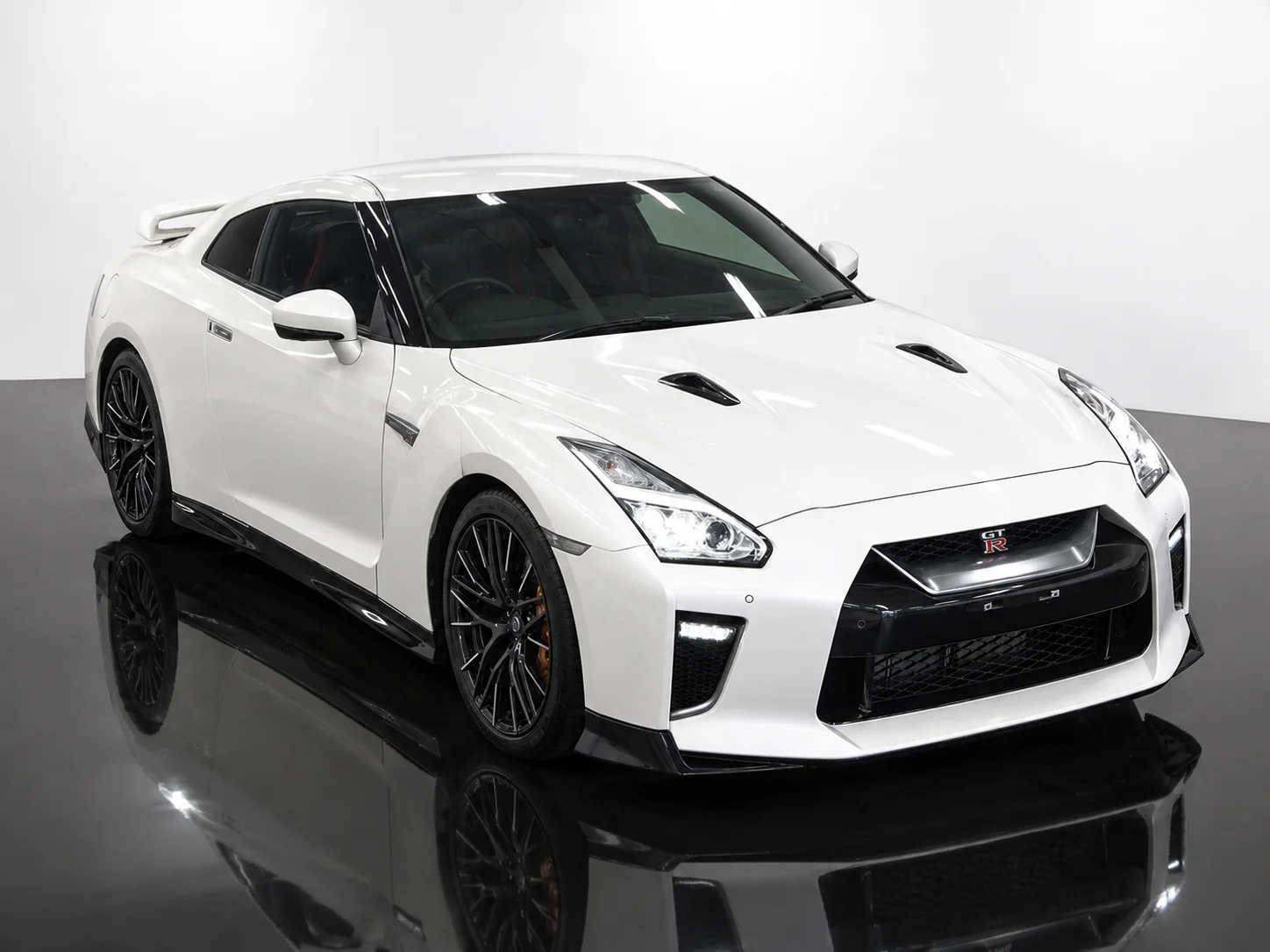 Nissan GT-R 2021, auction grade 4.5