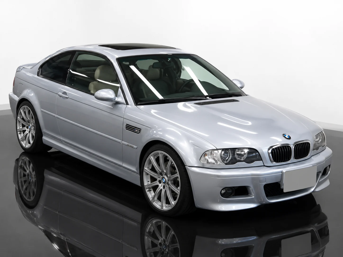 BMW M3 2003, auction grade 4