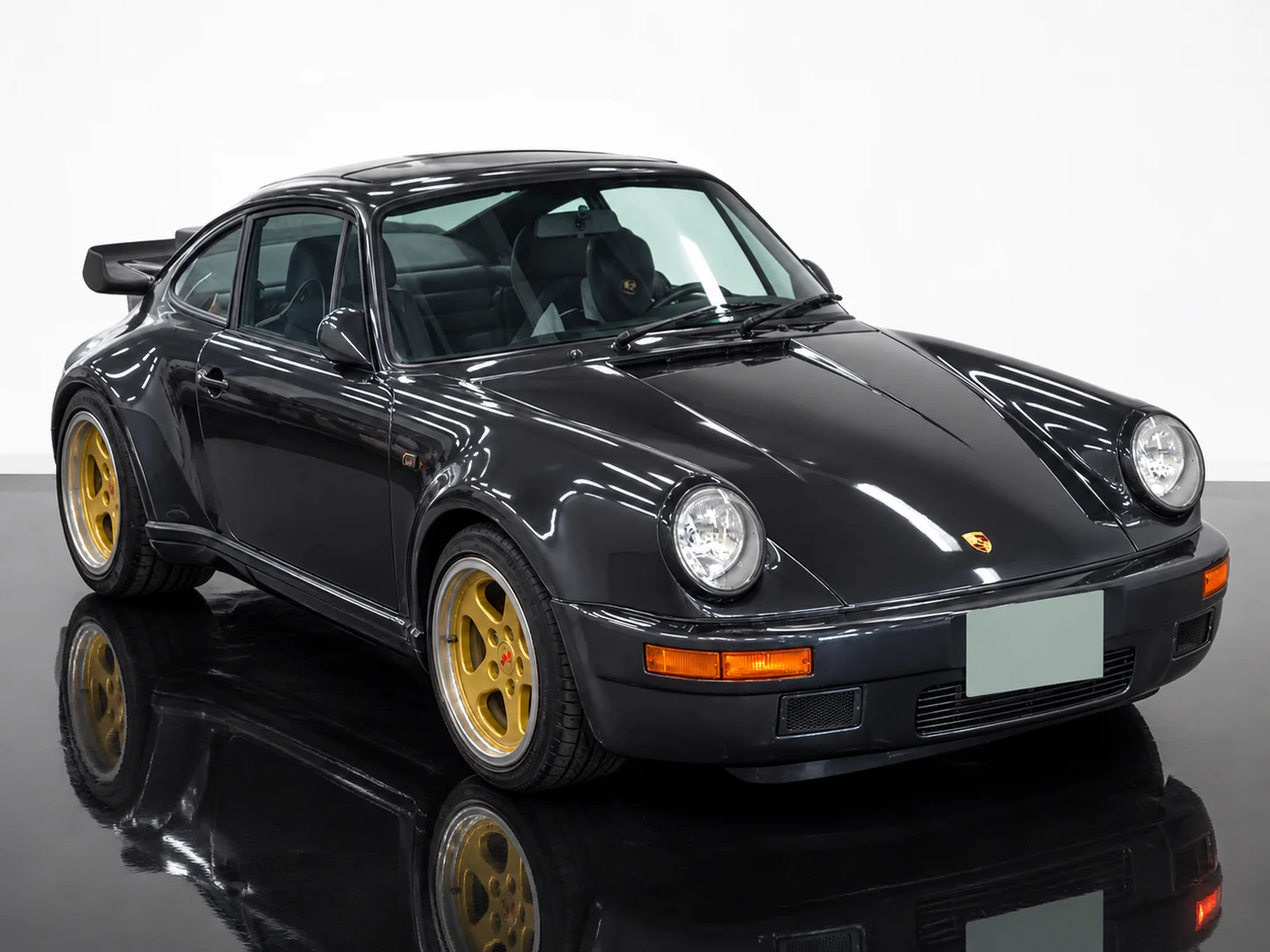 Porsche 911 1989, auction grade 4