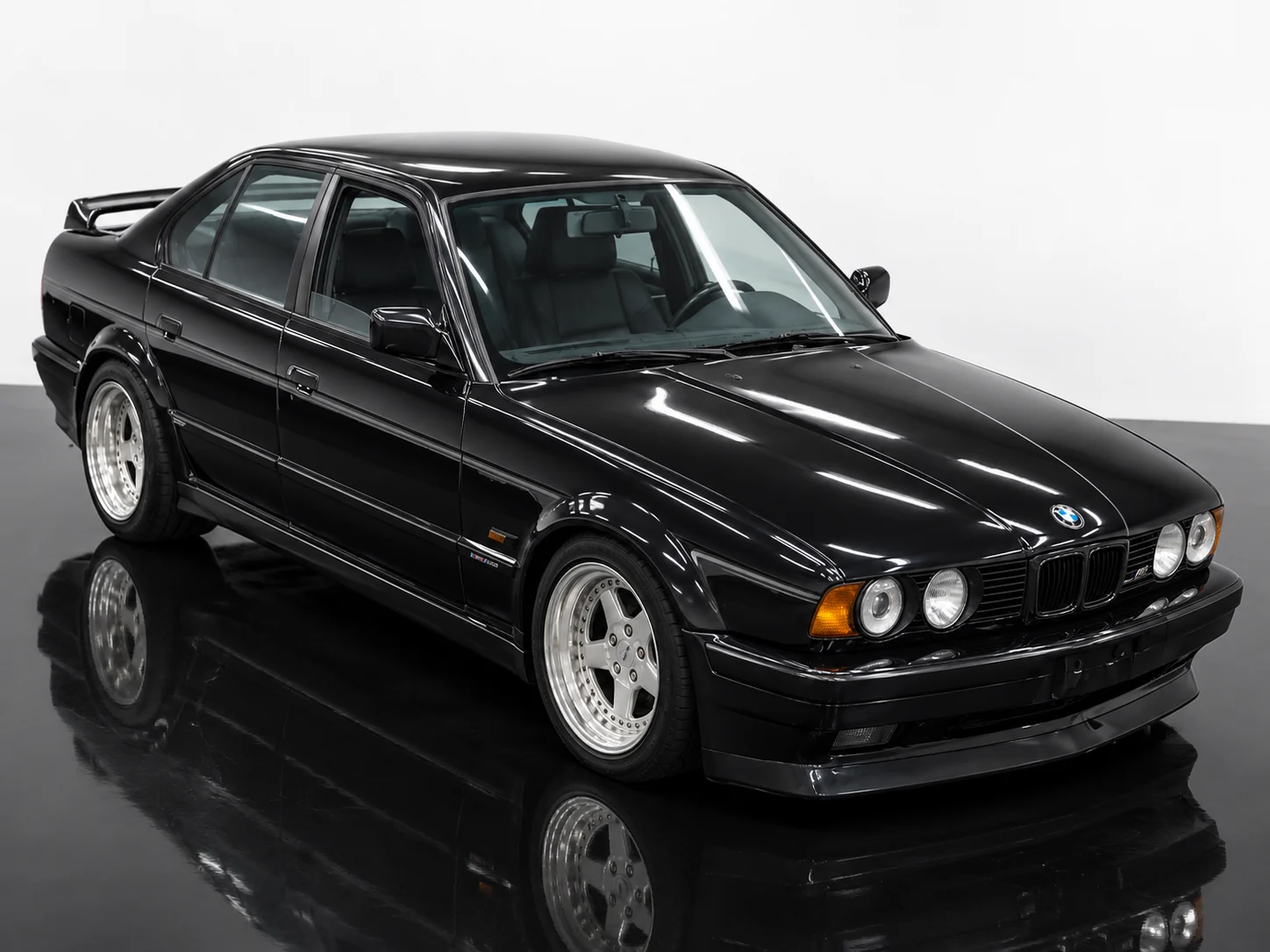 BMW 5 Series 1989, auction grade 4