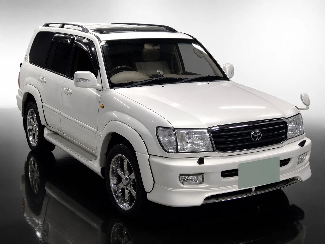 Toyota Land Cruiser 100 1998, auction grade 4
