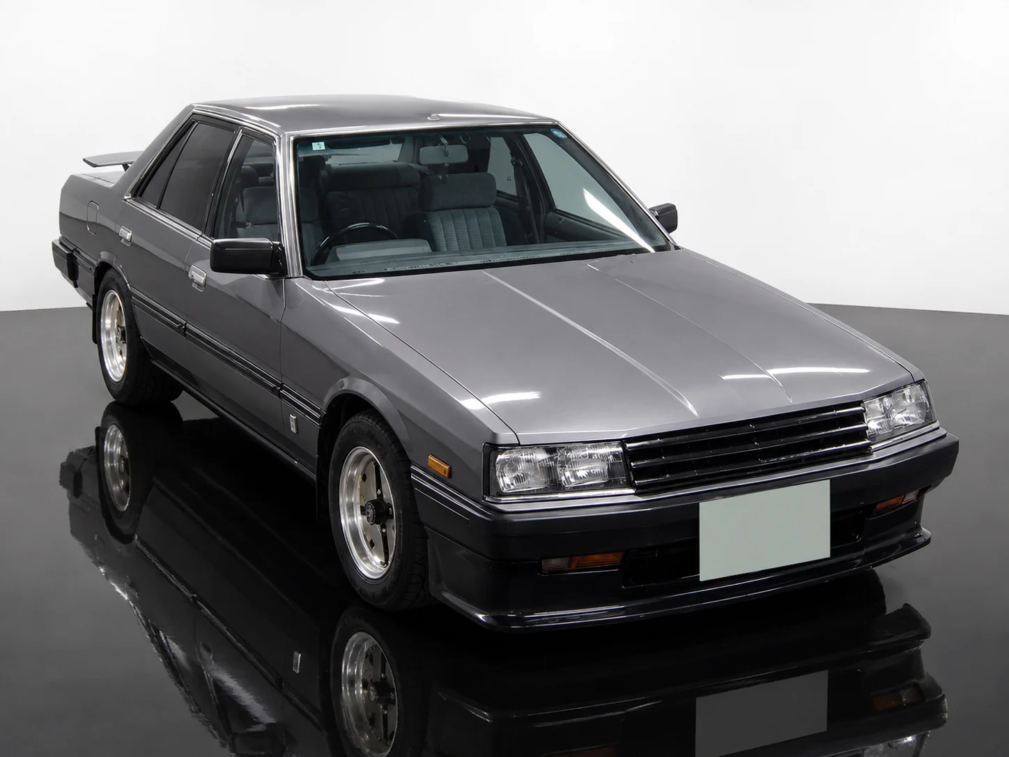 Nissan Skyline 1985, auction grade 4