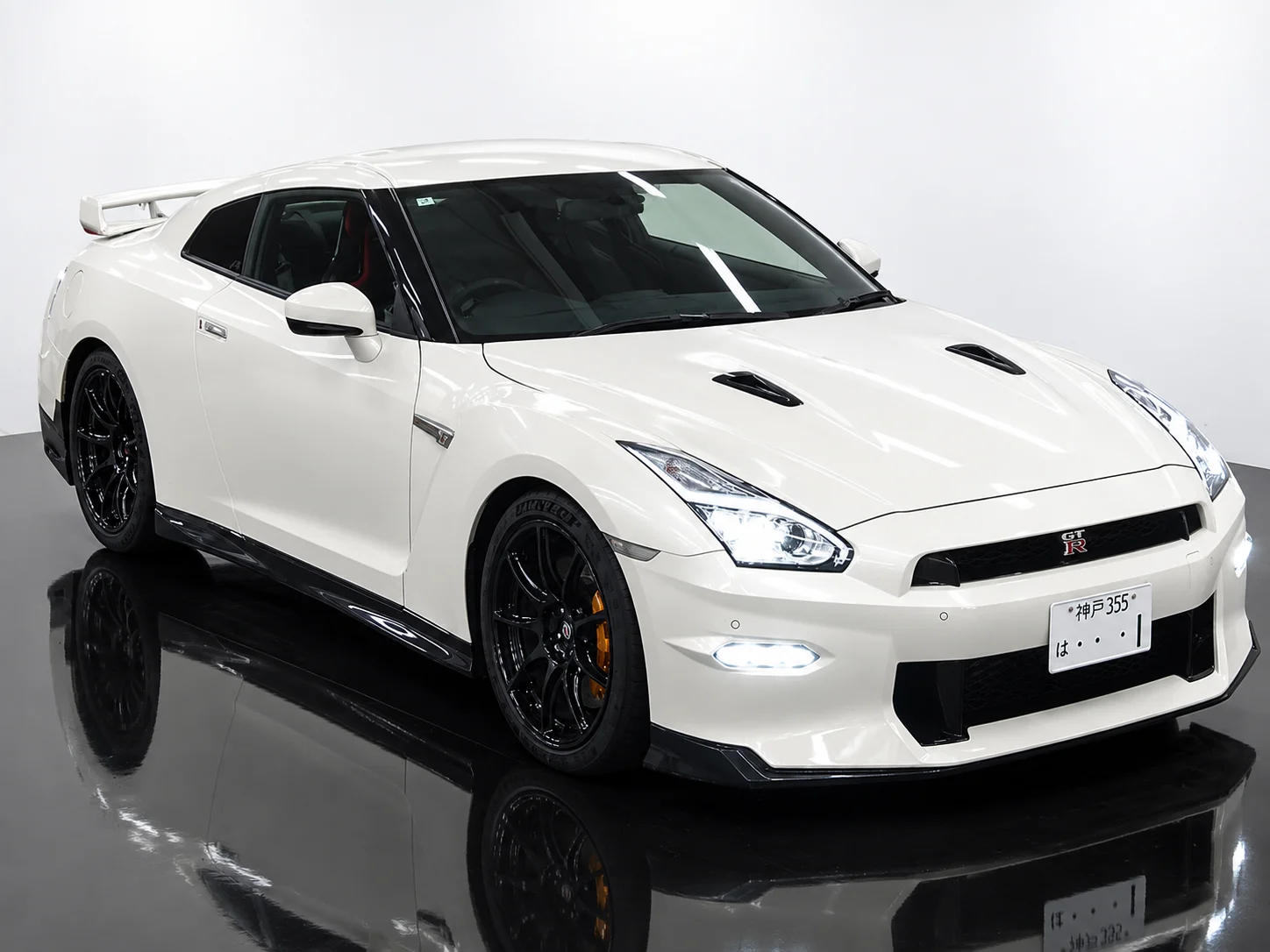 Nissan GT-R Nismo 2025, auction grade 5