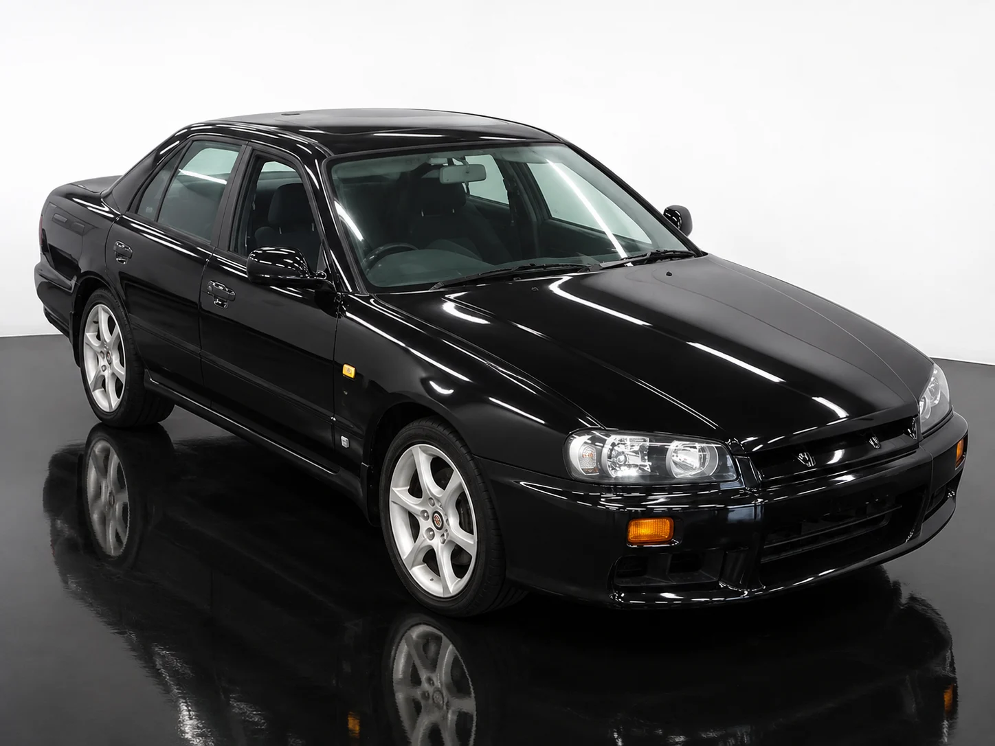 Nissan Skyline 1999, auction grade 4