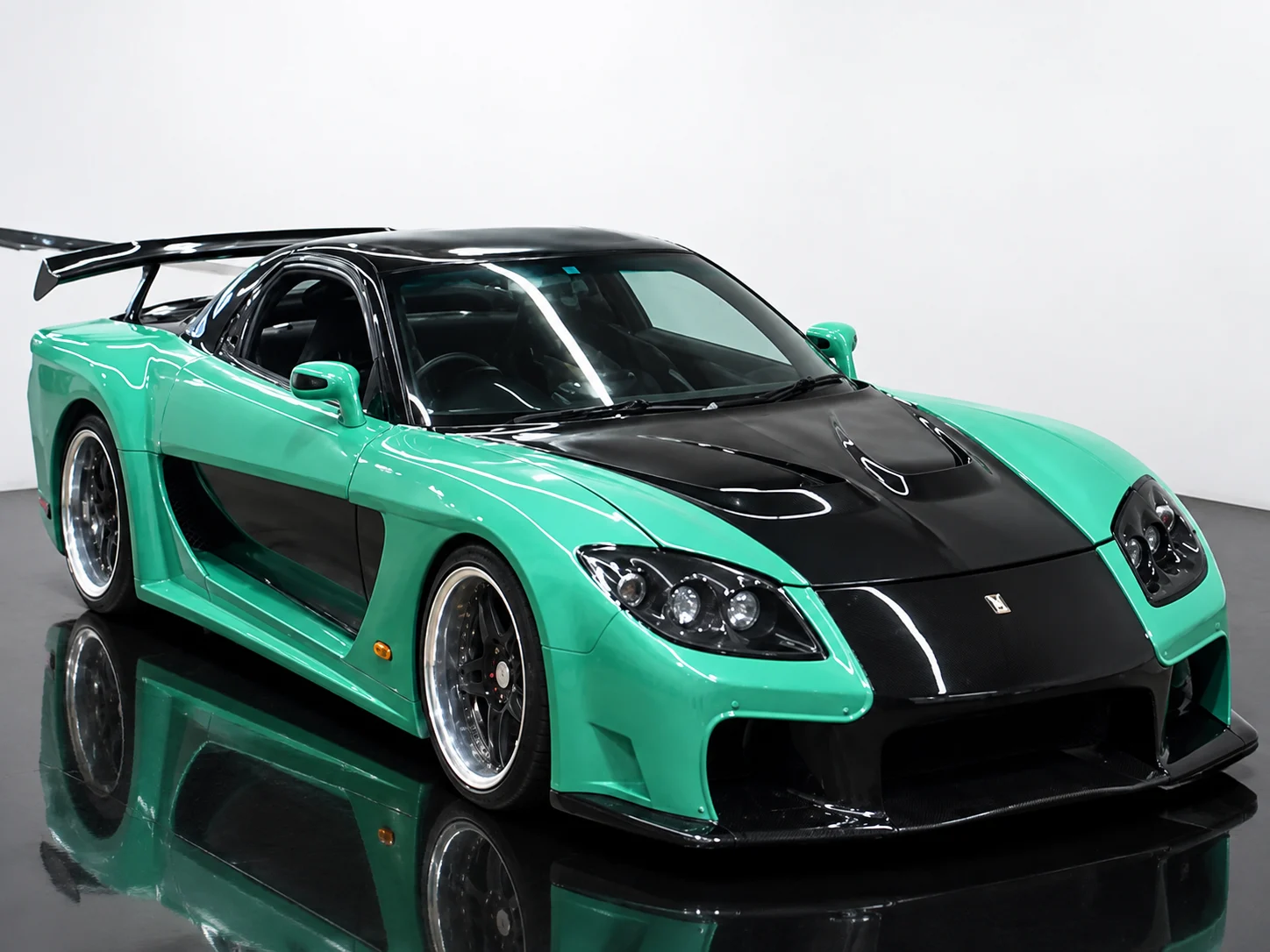 Mazda RX-7 2002, auction grade 3
